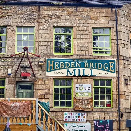 Apple Cottage: 19Th Century Charm In Calder Valley Luddendenfoot Exterior photo