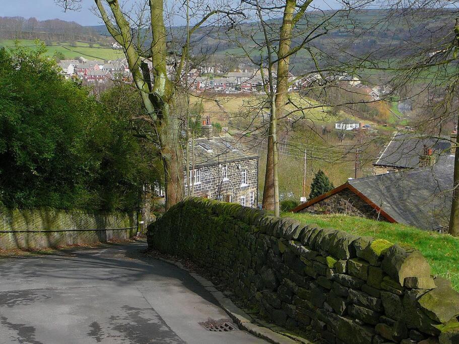 Holiday home Apple Cottage: 19th Century Charm In Calder Valley *