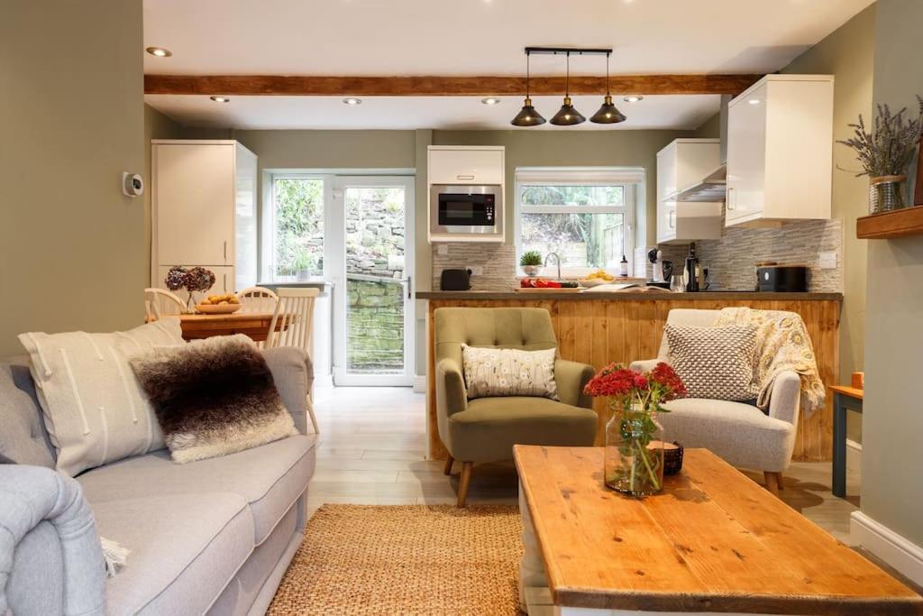 Apple Cottage: 19th Century Charm In Calder Valley