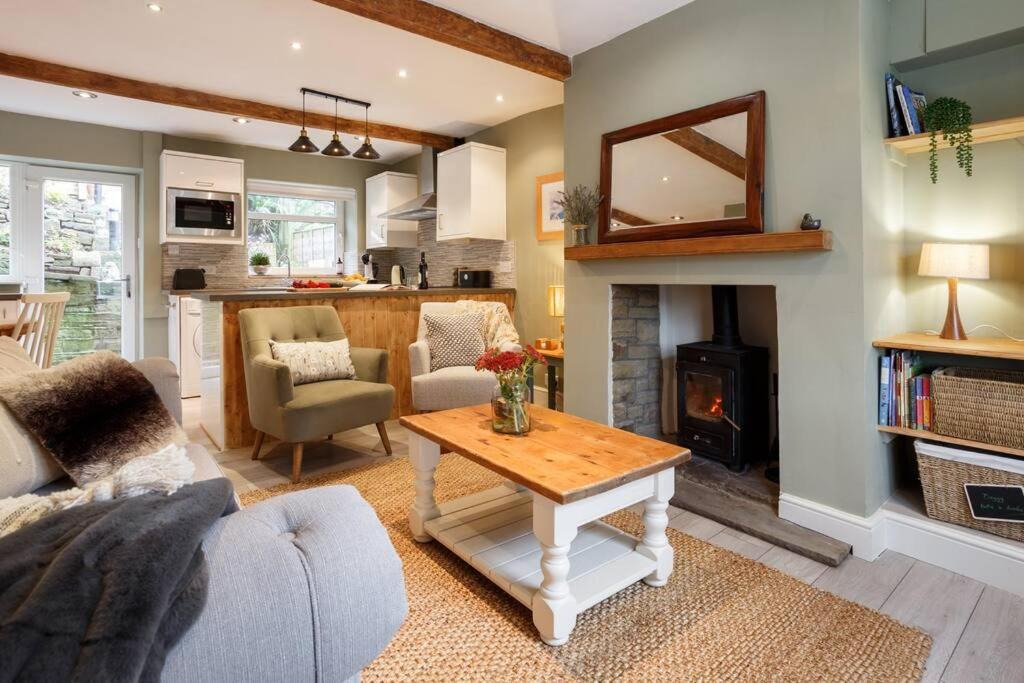 Apple Cottage: 19th Century Charm In Calder Valley